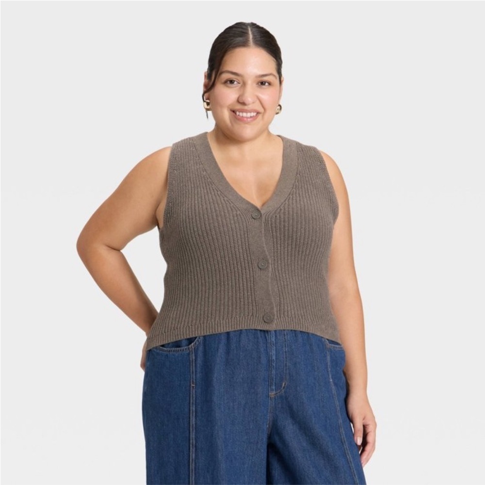 Universal Thread Women's Button-Front Sweater Vest - Brown Size L NWT